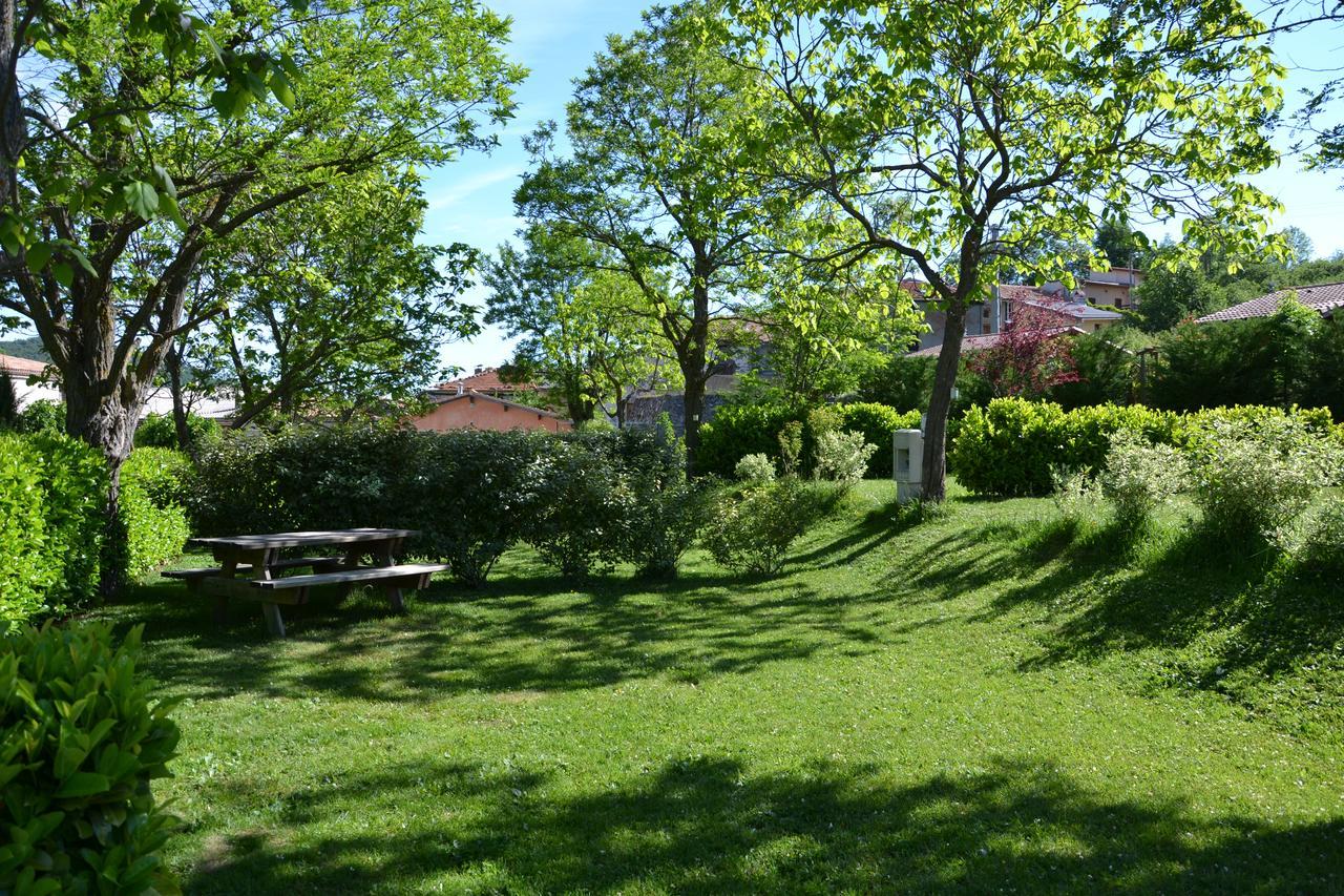 Camping La Mare Aux Fees Hotel Roquefeuil Exterior photo