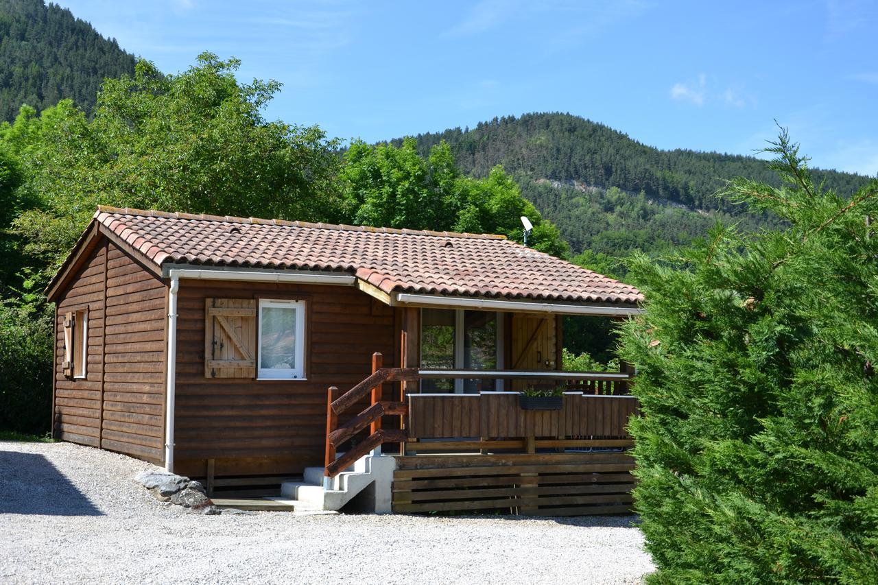 Camping La Mare Aux Fees Hotel Roquefeuil Exterior photo