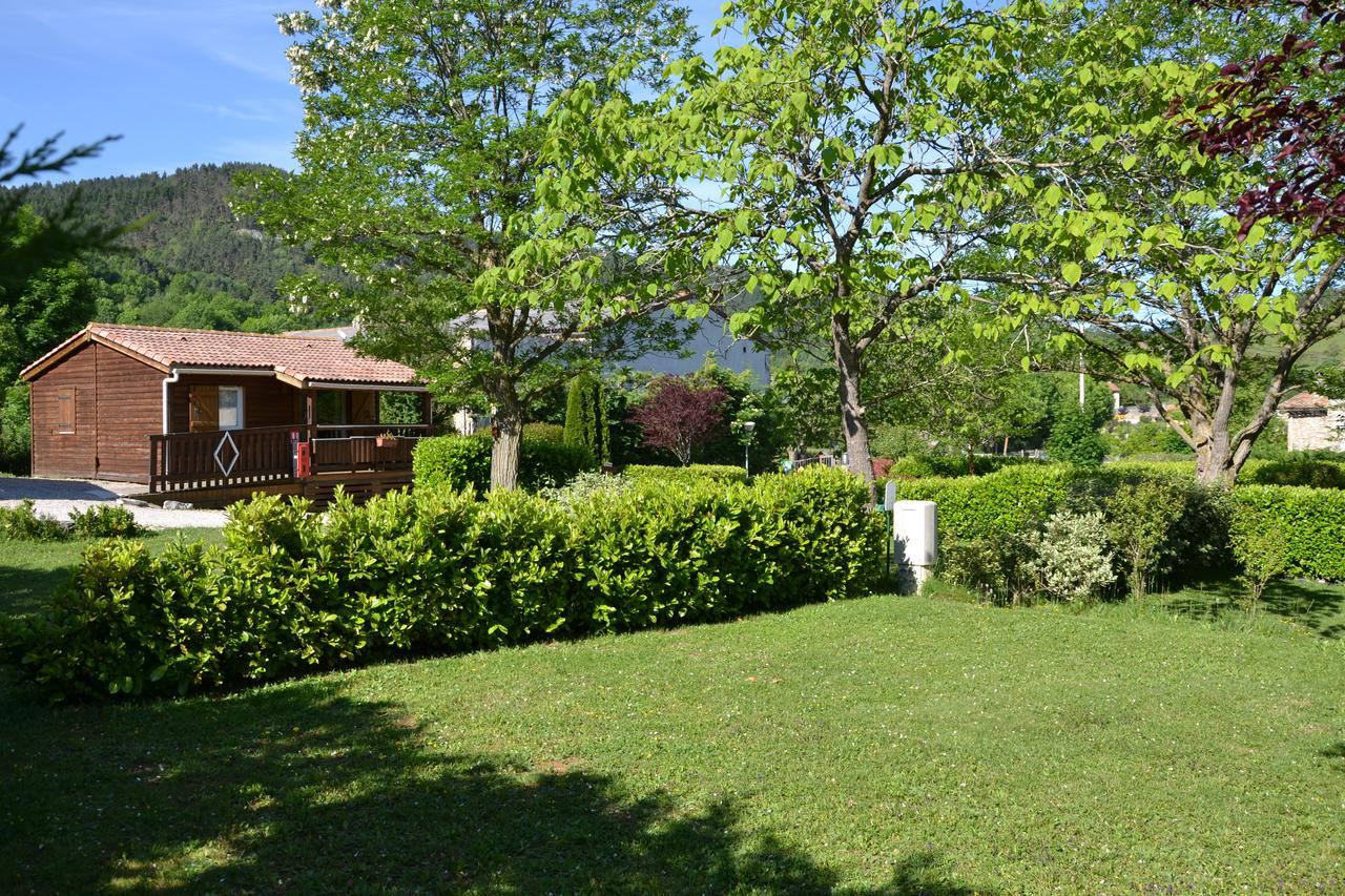 Camping La Mare Aux Fees Hotel Roquefeuil Exterior photo